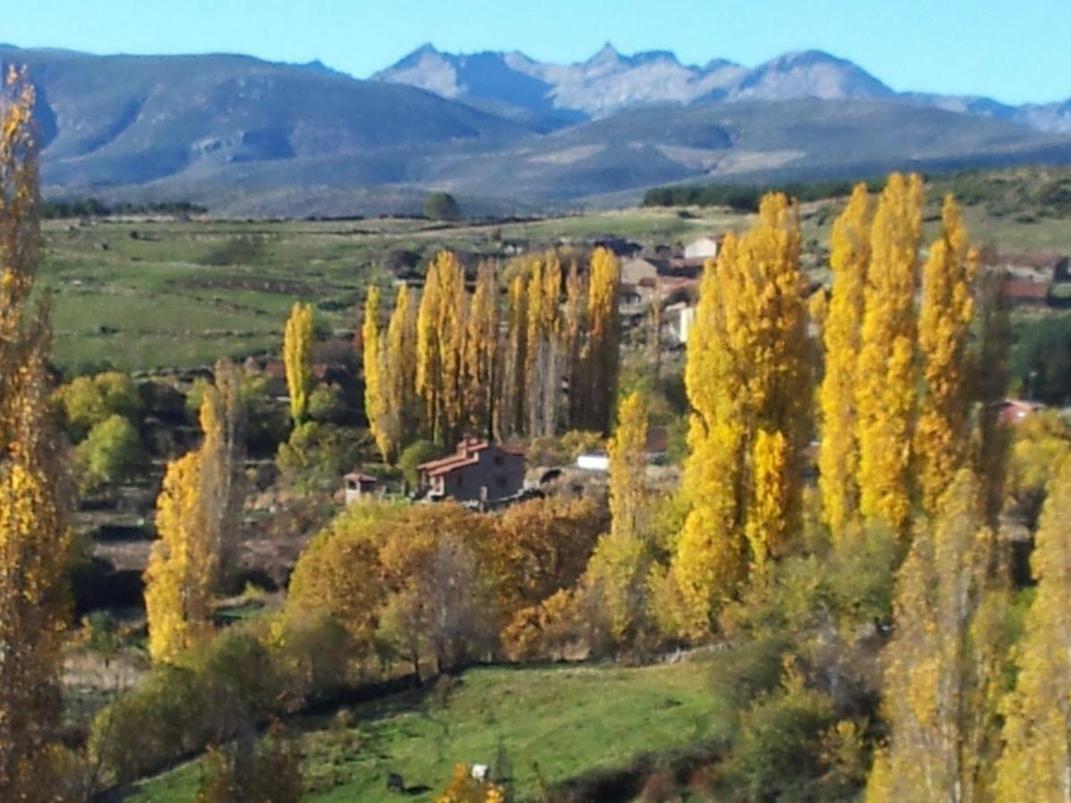 El Rondillo de Gredos Hostal Hoyos del Collado Exterior foto