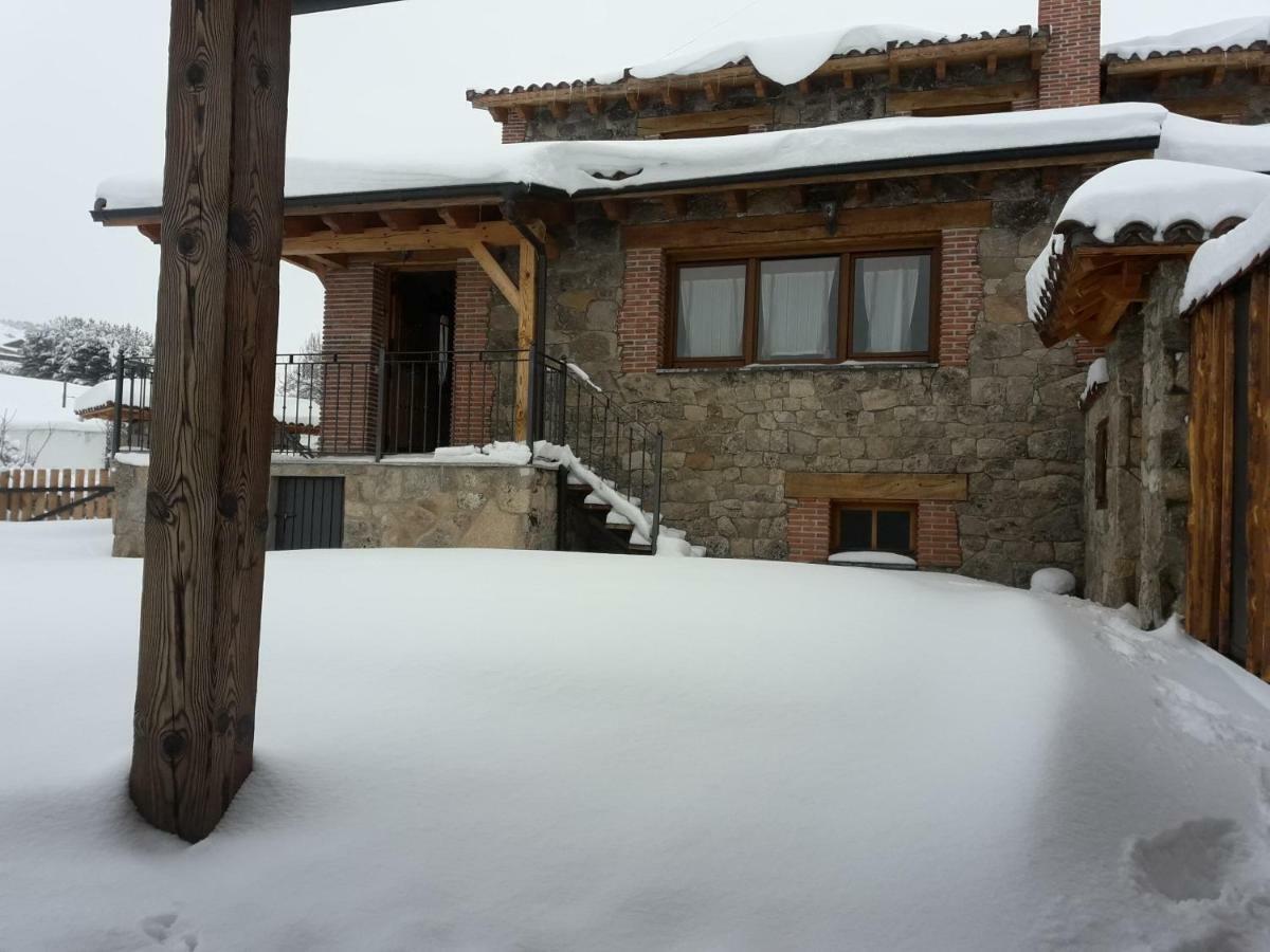 El Rondillo de Gredos Hostal Hoyos del Collado Exterior foto