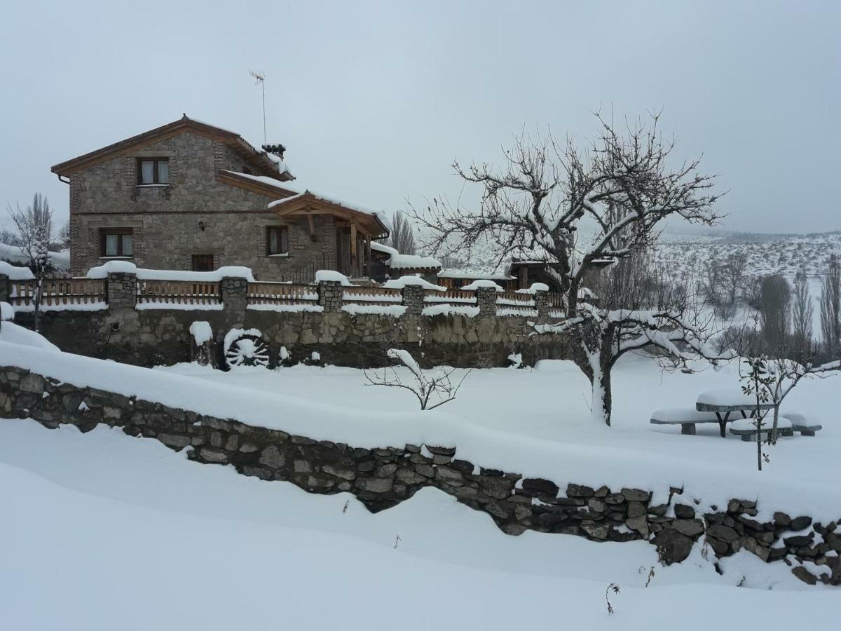 El Rondillo de Gredos Hostal Hoyos del Collado Exterior foto